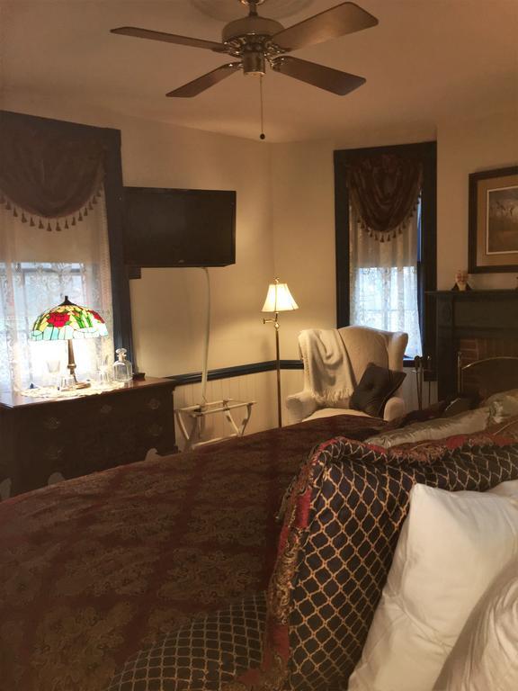 Parsonage Inn Bed And Breakfast Сент-Майклс Экстерьер фото