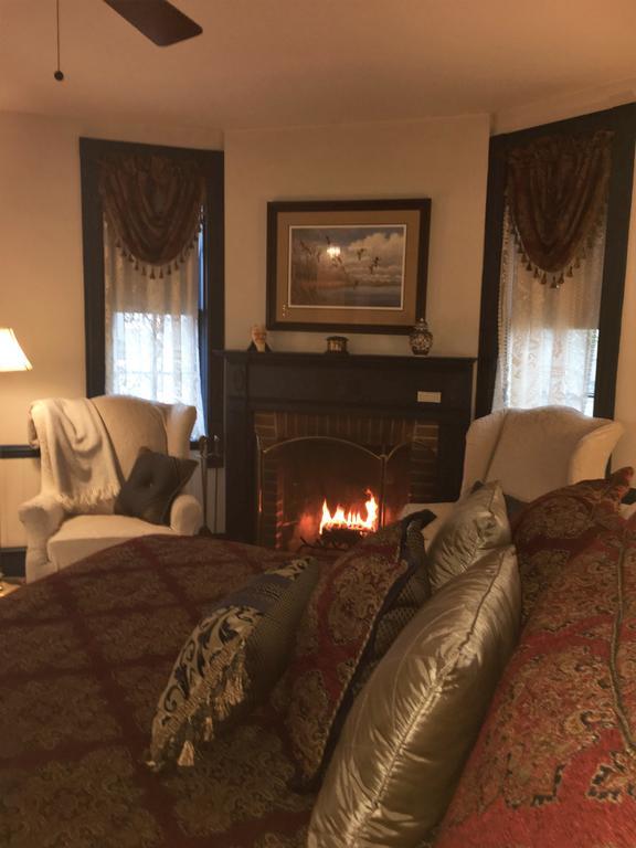 Parsonage Inn Bed And Breakfast Сент-Майклс Экстерьер фото