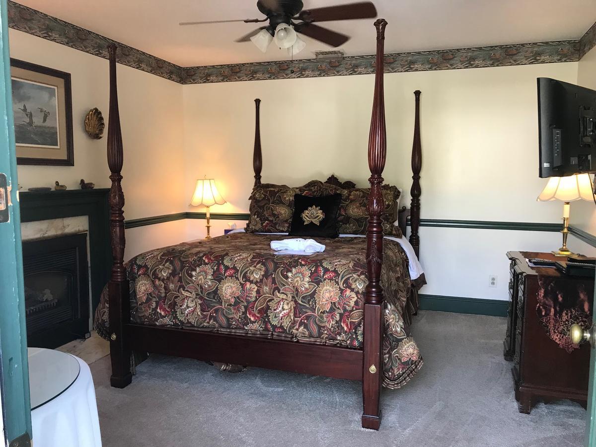 Parsonage Inn Bed And Breakfast Сент-Майклс Экстерьер фото