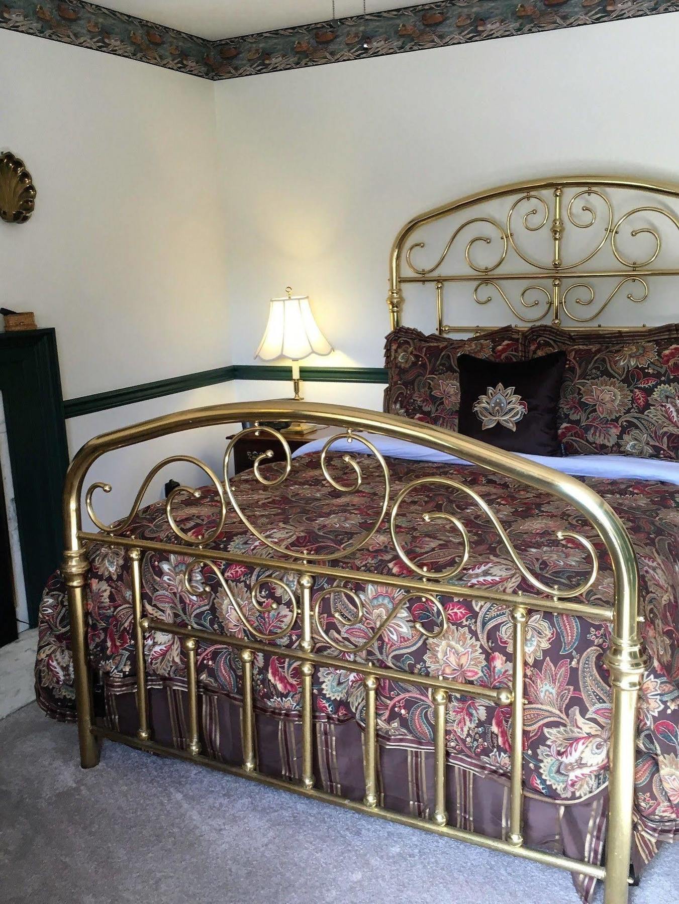 Parsonage Inn Bed And Breakfast Сент-Майклс Экстерьер фото