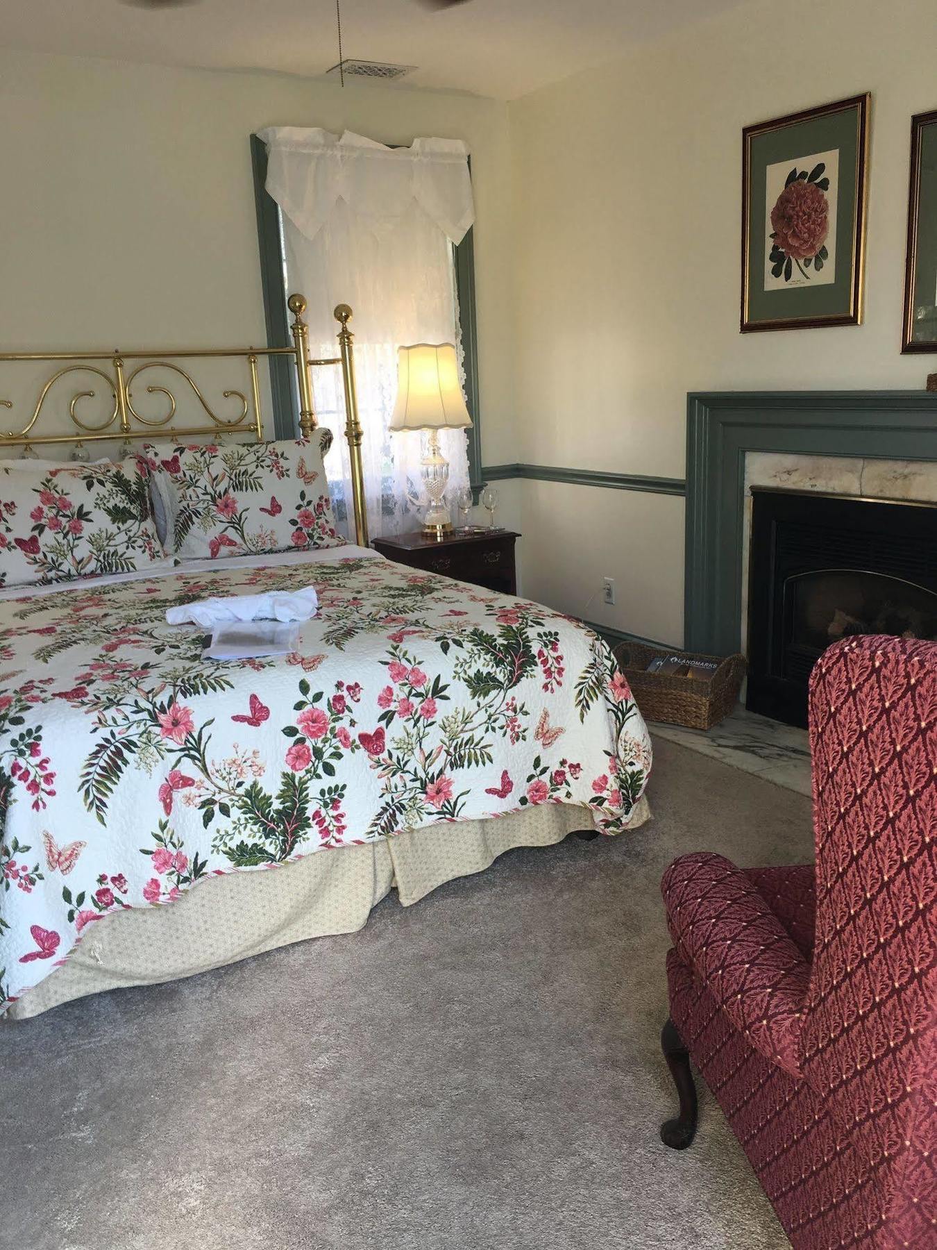 Parsonage Inn Bed And Breakfast Сент-Майклс Экстерьер фото